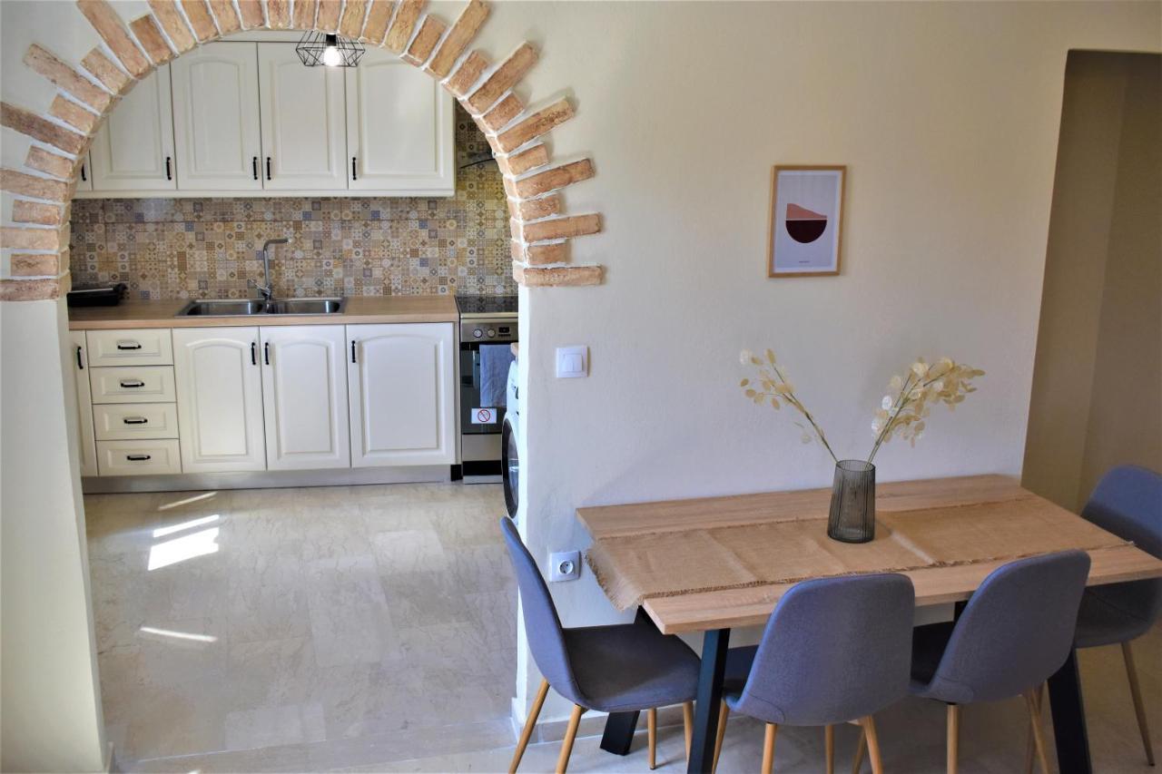 קונטואקלי Christina'S Apartment מראה חיצוני תמונה